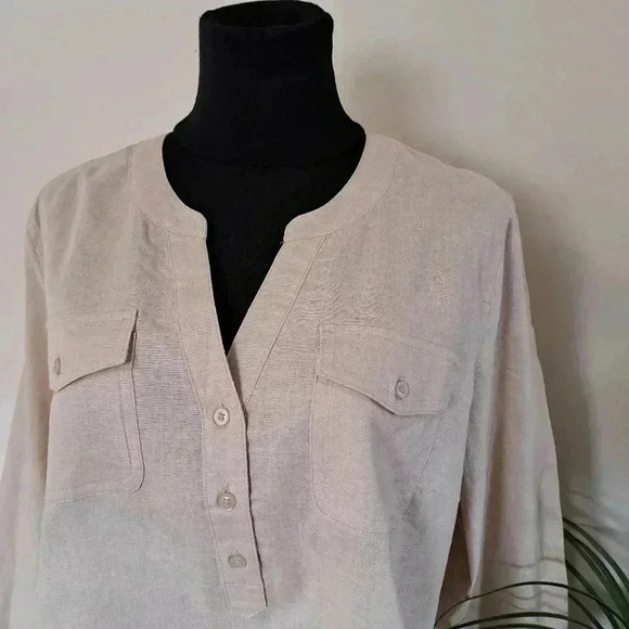NWT Tahari Long Sleeved Linen Blouse Roll Sleeve Tan Large Popover Style Top - Picture 5 of 16
